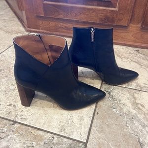 Jessica Simpson heeled ankle bootie